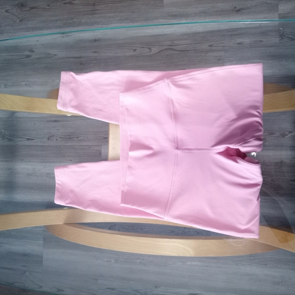 Lululemon Athletica Light Pink Align Crop 23" Leggings - Picture 4 of 6